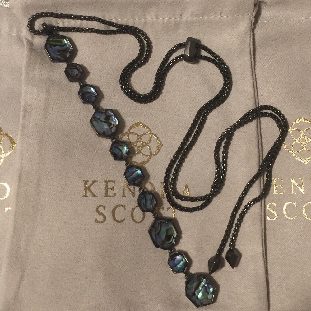 Kendra Scott “Darrell” necklace